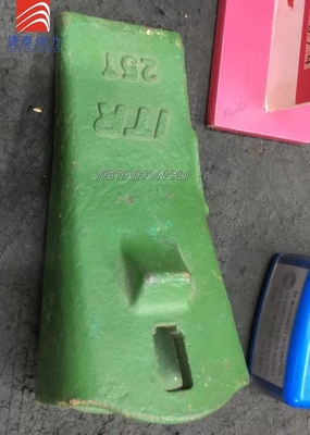 25t Flat Bucket Auger Gigi Suku Cadang Mesin Baja Hijau