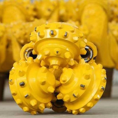IADC / API / TCI Tricone Rock Roller Bits Tungsten Carbide Steel Mill Tooth Untuk Industri Piling Rig Pengeboran Rotary